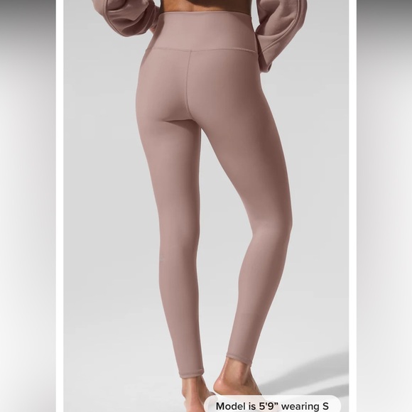 ALO Yoga Bra AND Leggings Set in Taupe - Picture 4 of 13